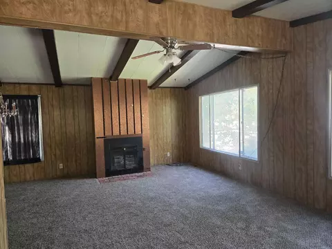 Living - 600 W Crocker Ave, Big Pine, CA 93513 photo 1 of 4