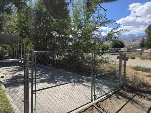 Exterior - 600 W Crocker Ave, Big Pine, CA 93513 photo 5 of 7