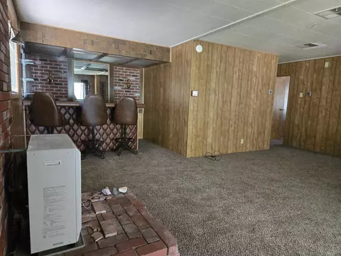 Living - 600 W Crocker Ave, Big Pine, CA 93513 photo 3 of 4