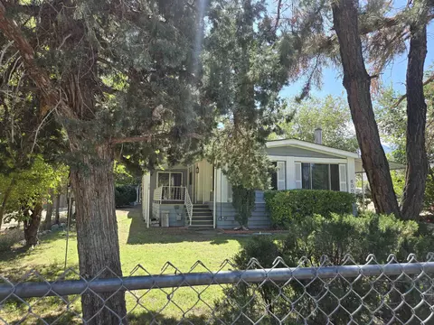 Exterior - 600 W Crocker Ave, Big Pine, CA 93513 photo 6 of 7