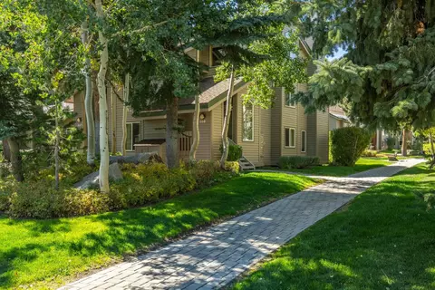 566 Golden Creek Rd #566, Mammoth Lakes, CA 93546