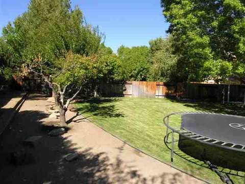 2432 Apache, Bishop, CA 93514 photo 3