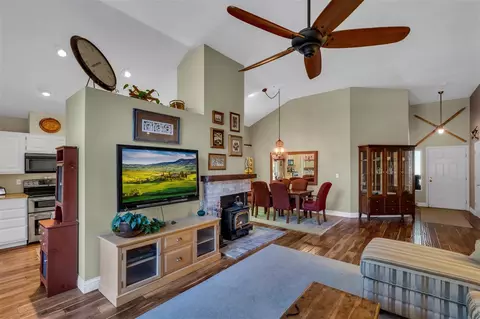 200 Tamarack Pl, Blairsden, CA 96103 photo 8