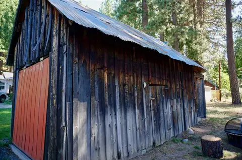 360 Spruce St, Clio, CA 96106 photo 5