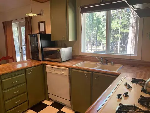 105 Cedar Ln, Calpine, CA 96124 photo 9