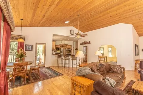 1009 Penman Ln, Graeagle, CA 96103 photo 2