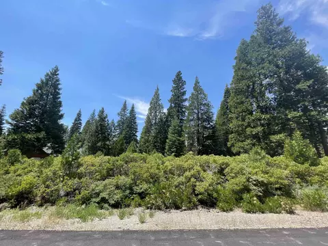 82 Highwood Cir, Lake Almanor, CA 96137