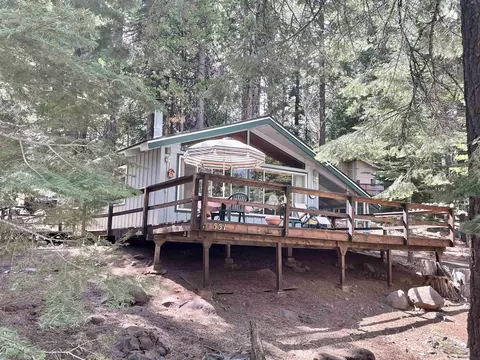 551 Peninsula Dr, Lake Almanor, CA 96137