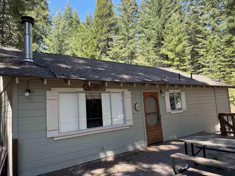 841 Peninsula Dr, Lake Almanor, CA 96137