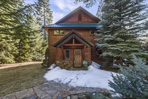 3672 Lake Almanor Dr, Lake Almanor, CA 96137