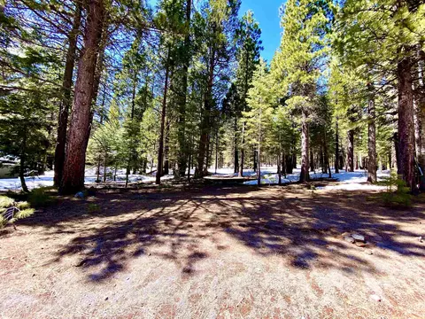 931 Long Iron Dr, Lake Almanor West, CA 96020