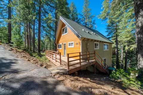 619 W Mountain Ridge Rd, Lake Almanor, CA 96137