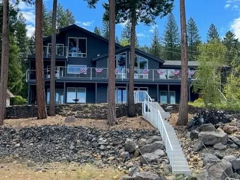 3237 Highway 147, Lake Almanor, CA 96137