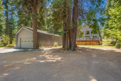 196 Lake Almanor West Dr, Lake Almanor West, CA 96020