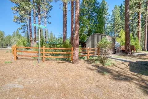 11 Sugar Pine Ln, Blairsden, CA 96103 photo 2