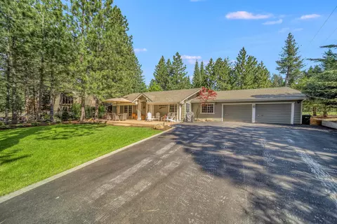 1047 Peninsula Dr, Lake Almanor, CA 96137