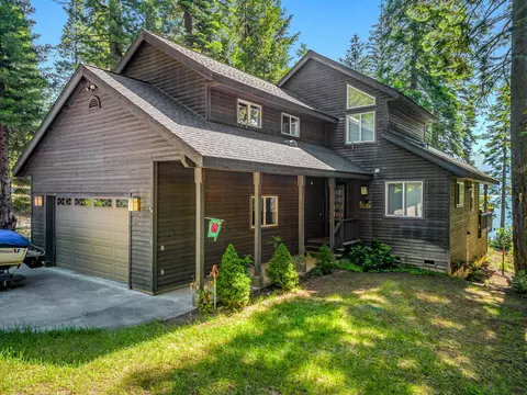 834 Peninsula Dr, Lake Almanor, CA 96137