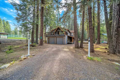 134 Lake Almanor West Dr, Lake Almanor West, CA 96020