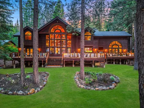 126 Kokanee Trl, Lake Almanor West, CA 96020