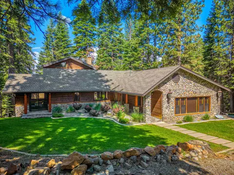 143 Lake Almanor West Dr, Lake Almanor West, CA 96020