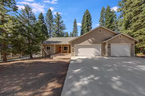 858 Golf Club Rd #9, Lake Almanor, CA 96137