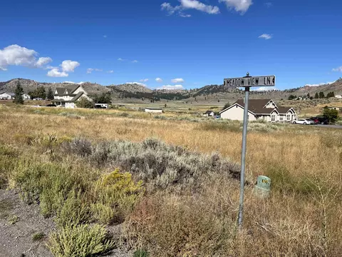 692 Meadow View Ln, Chilcoot, CA 96105 photo 2
