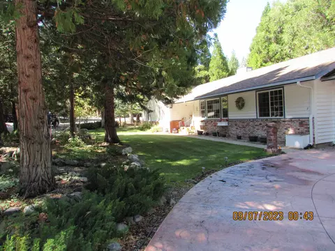 2 Yokut Trl, Graeagle, CA 96103