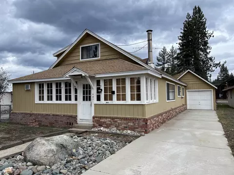 81 E Riverside Ave, Portola, CA 96122