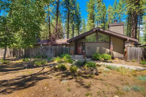 31 Graeagle Meadows Rd, Graeagle, CA 96103