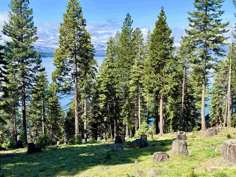 623 W Mountain Ridge Rd, Lake Almanor, CA 96137