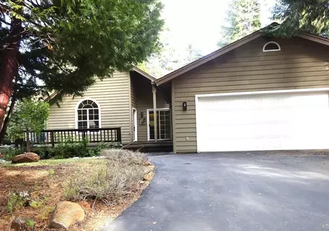 914 Clifford Dr, Lake Almanor, CA 96137