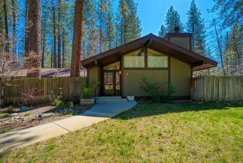 34 Graeagle Meadows Rd, Graeagle, CA 96103