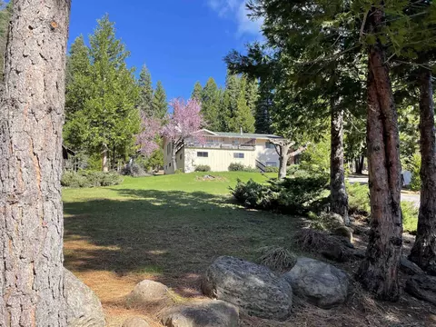 701 Timber Ridge Rd, Lake Almanor, CA 96137