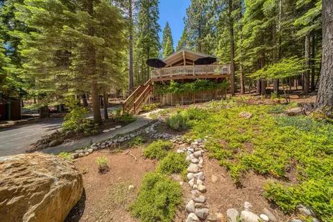 723 Timber Ridge Rd, Lake Almanor, CA 96137