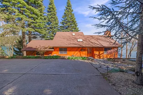 666 Peninsula Dr, Lake Almanor, CA 96137