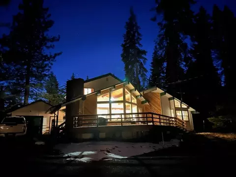 929 Peninsula Dr, Lake Almanor, CA 96137