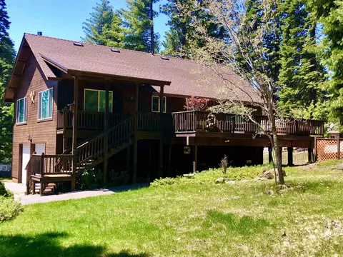 845 Golf Club Rd, Lake Almanor, CA 96137