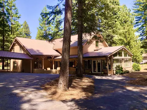 1110 Fairway Pines Rd, Lake Almanor, CA 96137