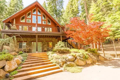 709 Timber Ridge Rd, Lake Almanor, CA 96137