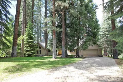 23 Cedar Ln, Blairsden, CA 96103
