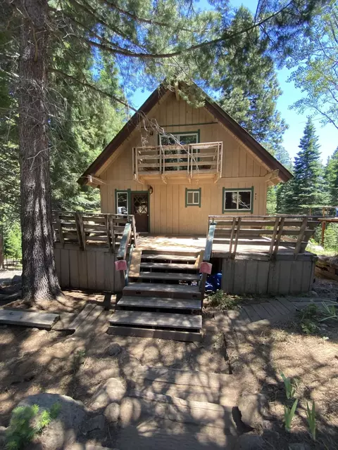 826 Lake Ridge Rd, Lake Almanor, CA 96137