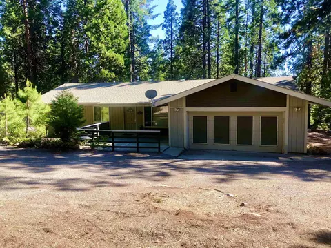 800 Clifford Dr, Lake Almanor, CA 96137