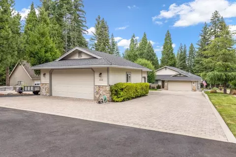 323 Maidu Dr, Lake Almanor West, CA 96020