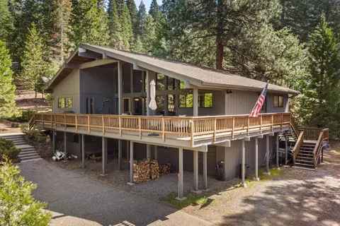 919 Golf Club Rd, Lake Almanor, CA 96137