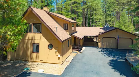 14 Sioux Trl, Graeagle, CA 96103