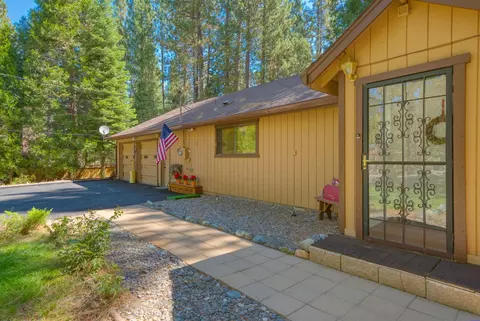 33 Yonkalla Trl, Graeagle, CA 96103 photo 2