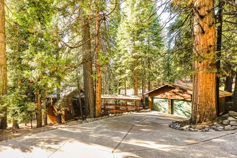 701 W Mountain Ridge Rd, Lake Almanor, CA 96137