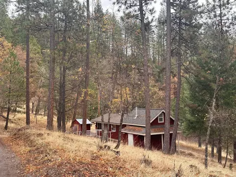 2 Pine Oak Ln, Quincy, CA 95971