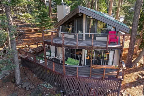 614 W Mountain Ridge Rd, Lake Almanor, CA 96137