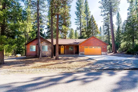 104 Eureka Springs Dr, Blairsden, CA 96103